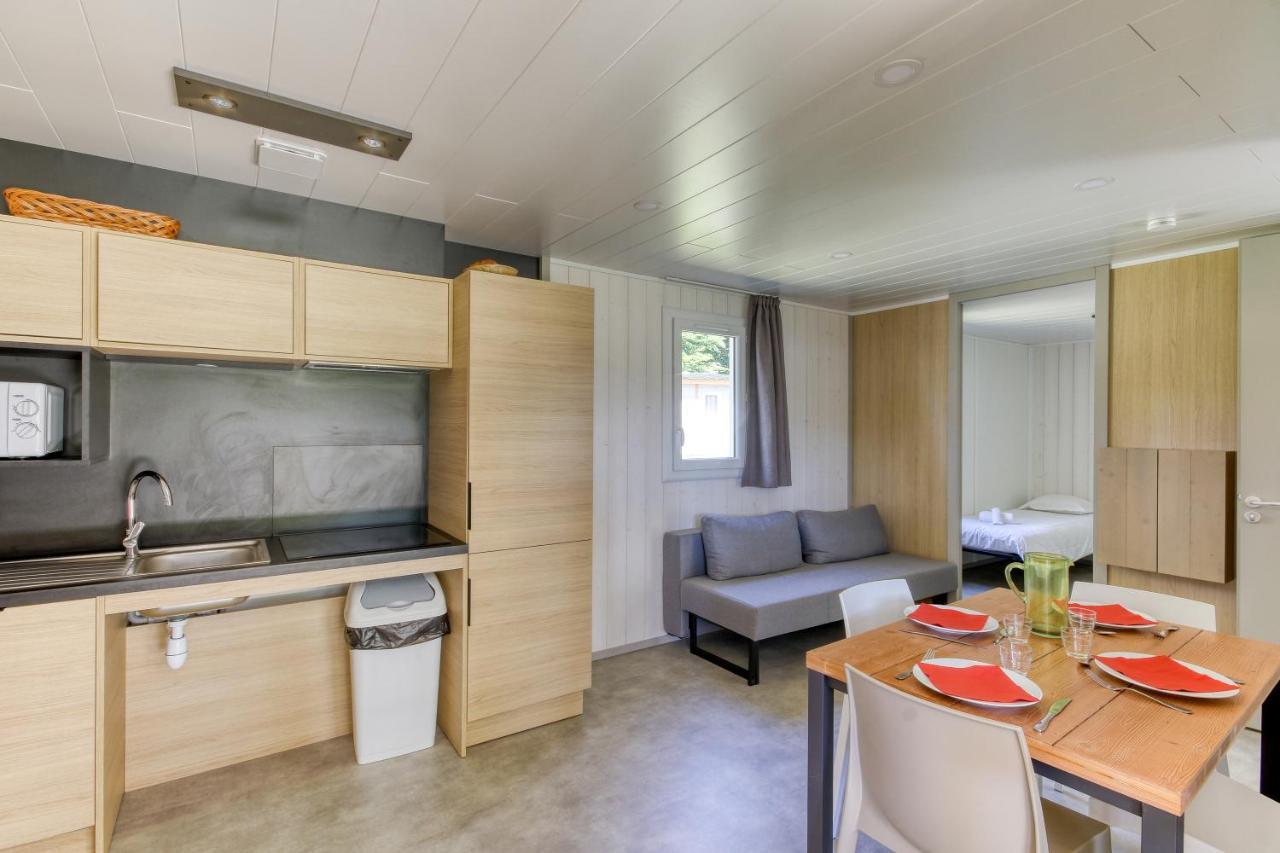 Vvf Correze Pays D'Eygurande Hotel Екстериор снимка