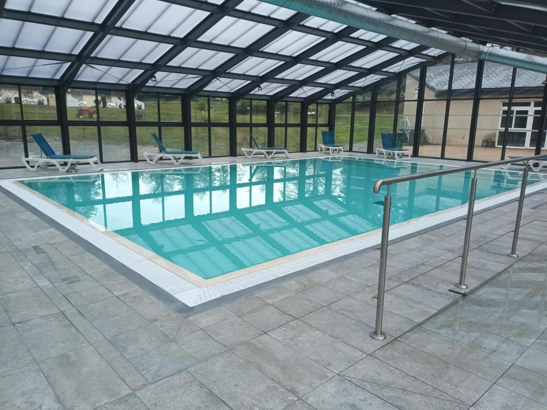 Vvf Correze Pays D'Eygurande Hotel Екстериор снимка