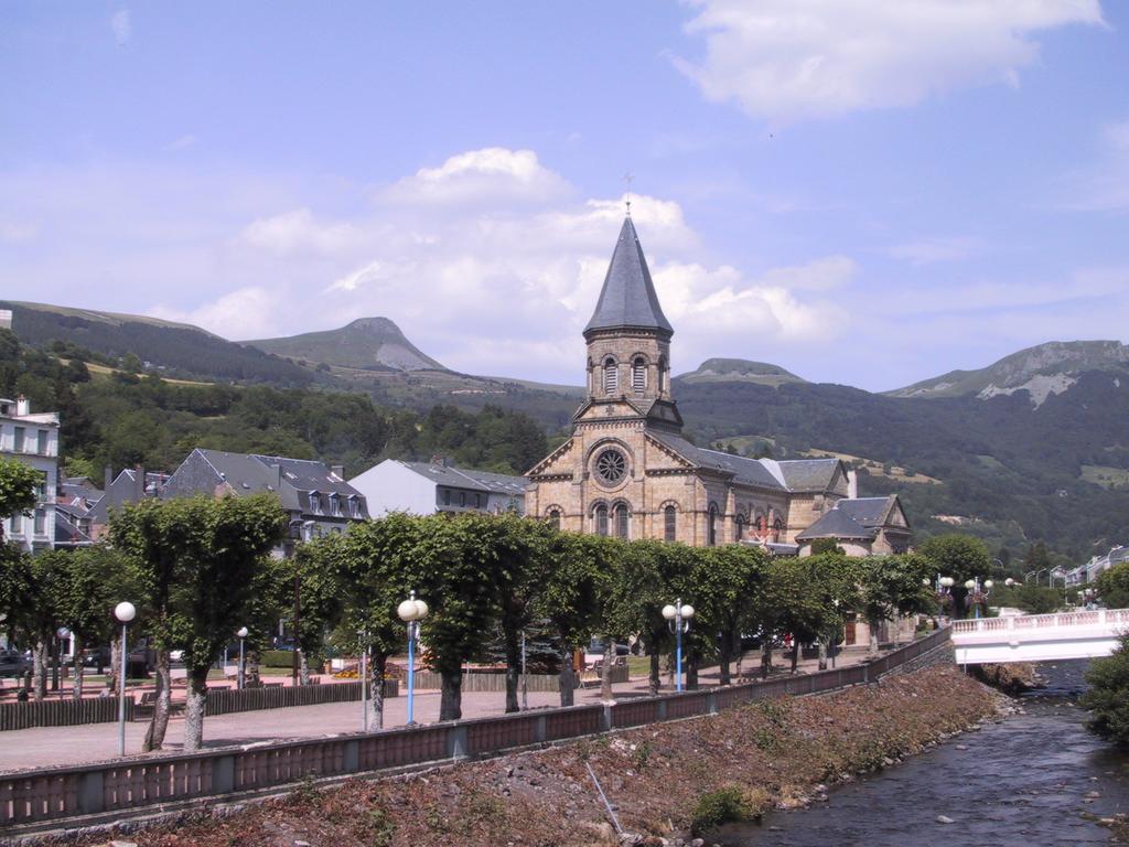 Vvf Correze Pays D'Eygurande Hotel Екстериор снимка