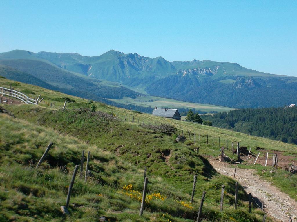 Vvf Correze Pays D'Eygurande Hotel Екстериор снимка