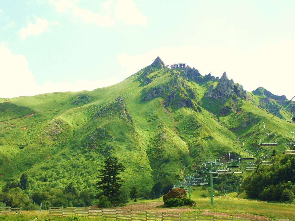 Vvf Correze Pays D'Eygurande Hotel Екстериор снимка
